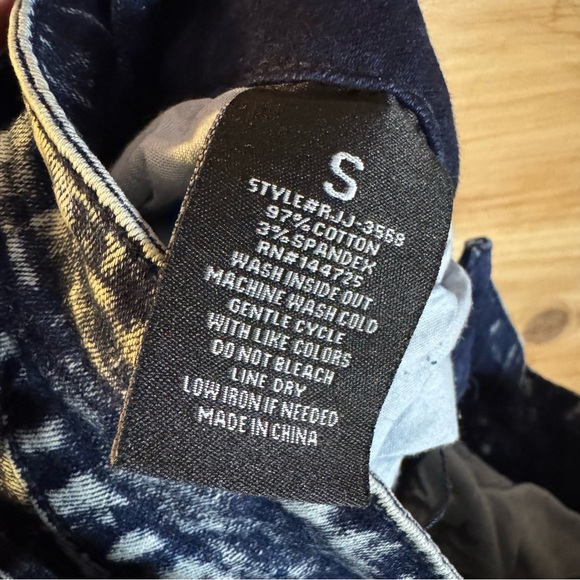 NWT Distressed Joggers - Picture 5 of 5